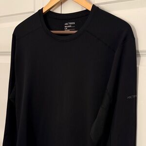 Arc'teryx Men's Black Long Sleeve Base Layer Tee - Large